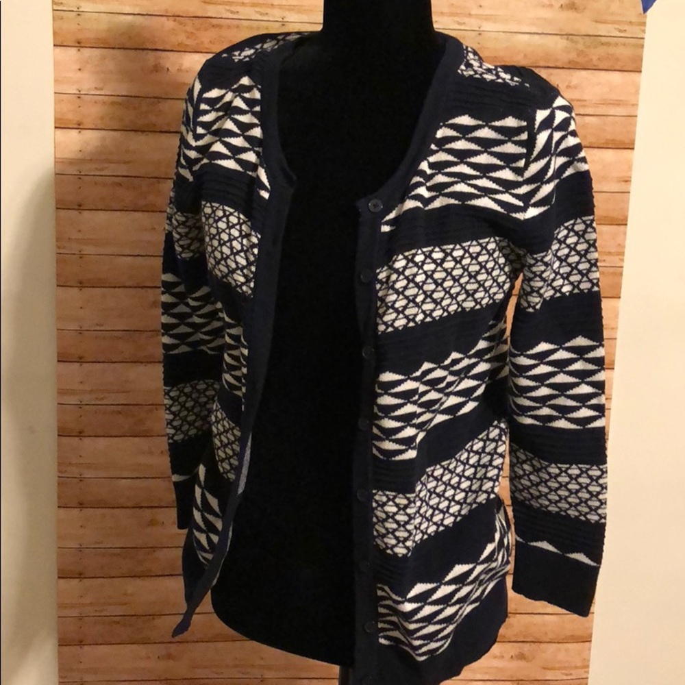 Medina Cardigan Button up three quarter sleeves
